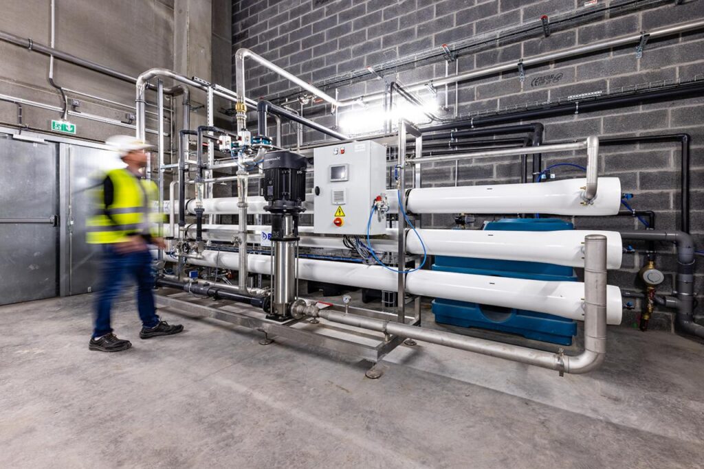 Fonctionnement d&rsquo;un osmoseur industriel : purifier et économiser